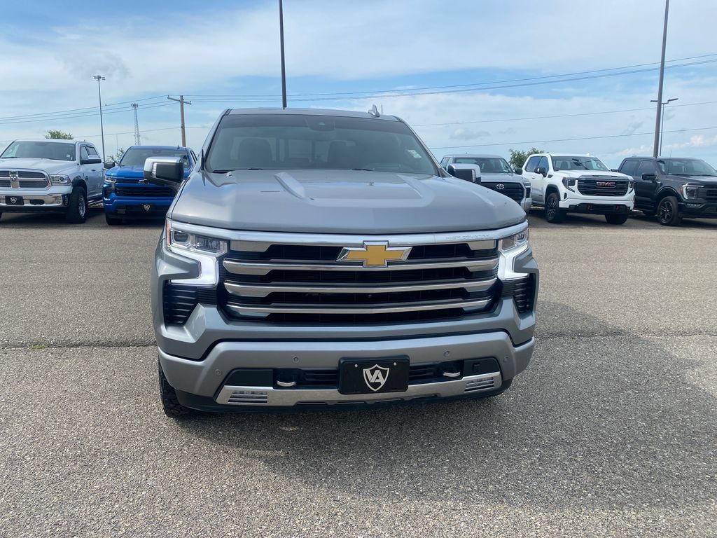 Used 2023 Chevrolet Silverado 1500 High Country w/ Technology Package AWD/4WD image 9