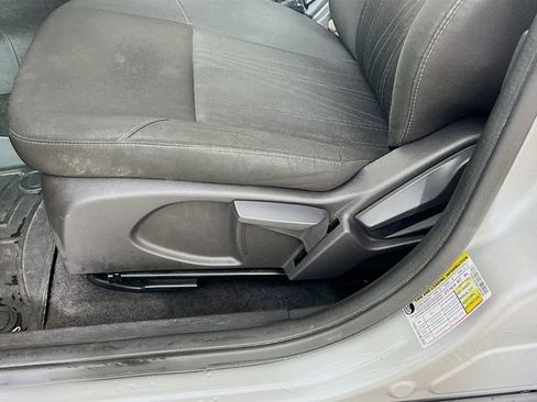 Used 2017 Ford Focus SE FWD image 11