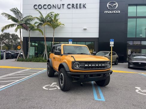 Used 2022 Ford Bronco Black Diamond w/ Sasquatch Package image 3