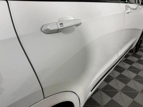 Used 2024 Cadillac XT6 Sport w/ LPO, ONYX Package image 33