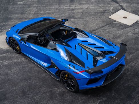 Used 2021 Lamborghini Aventador SVJ AWD/4WD image 8