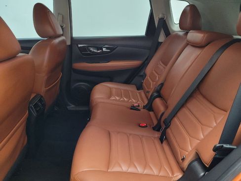 Used 2018 Nissan Rogue SL w/ Premium Package FWD image 18