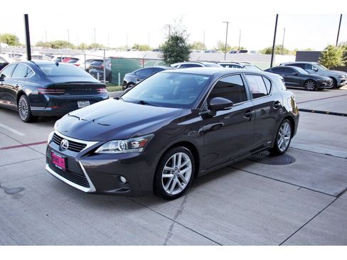 Used 2016 Lexus CT 200h w/ Navigation Package FWD image 3