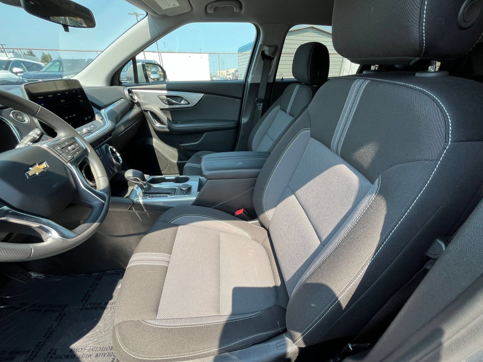 Used 2025 Chevrolet Blazer LT FWD image 27