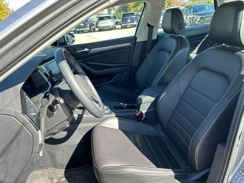 Used 2022 Volkswagen Jetta SE image 15