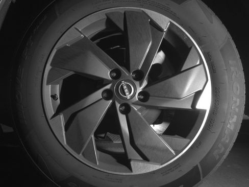 Used 2025 Nissan Rogue SV image 14