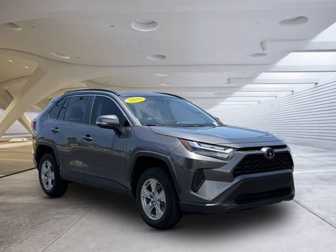 Used 2023 Toyota RAV4 XLE w/ Convenience Package FWD image 1