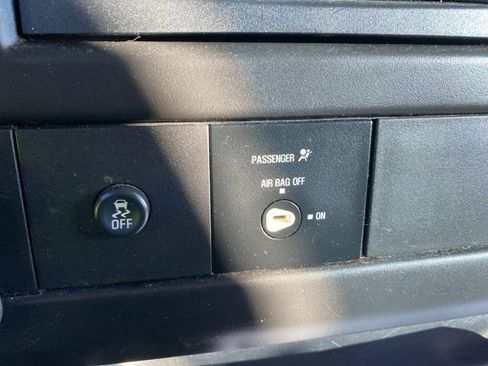 Used 2015 GMC Savana 2500 image 19