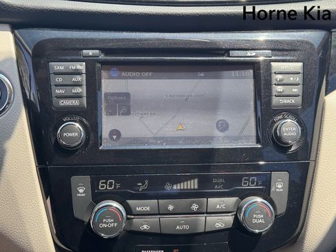 Used 2017 Nissan Rogue Sport SL FWD image 21