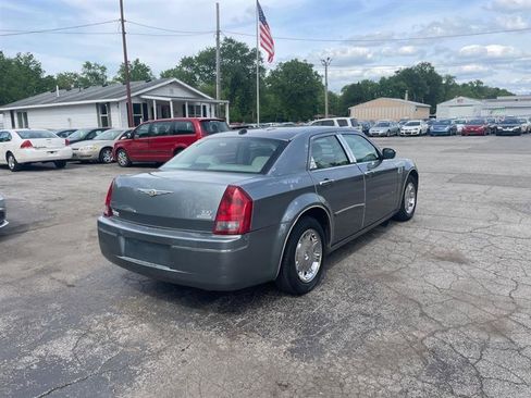 Used 2006 Chrysler 300 Touring RWD image 5