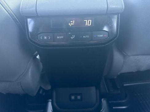 Used 2021 Toyota Highlander XLE AWD/4WD image 48