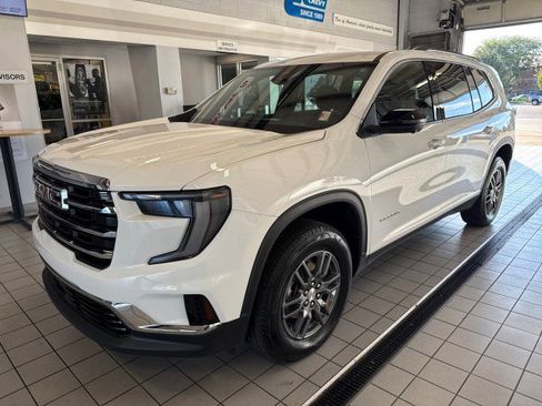 Used 2025 GMC Acadia Elevation image 7