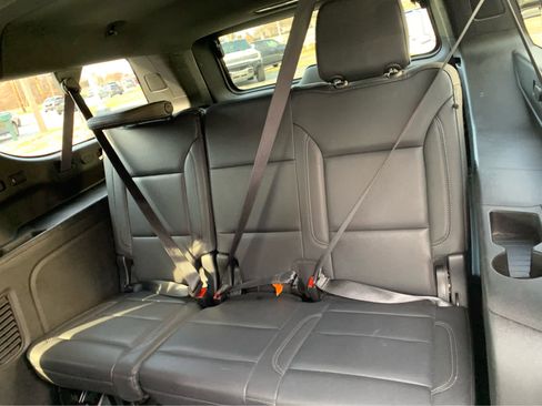 Used 2022 Chevrolet Suburban LT image 25