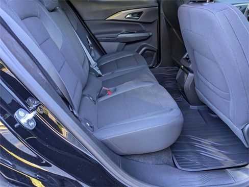 New 2026 Chevrolet Equinox EV LT image 32