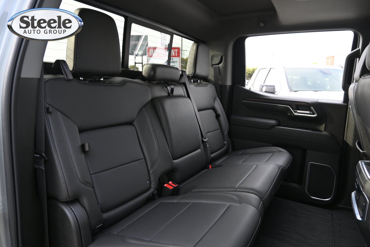 Used 2026 GMC Sierra 1500 SLT AWD/4WD image 23