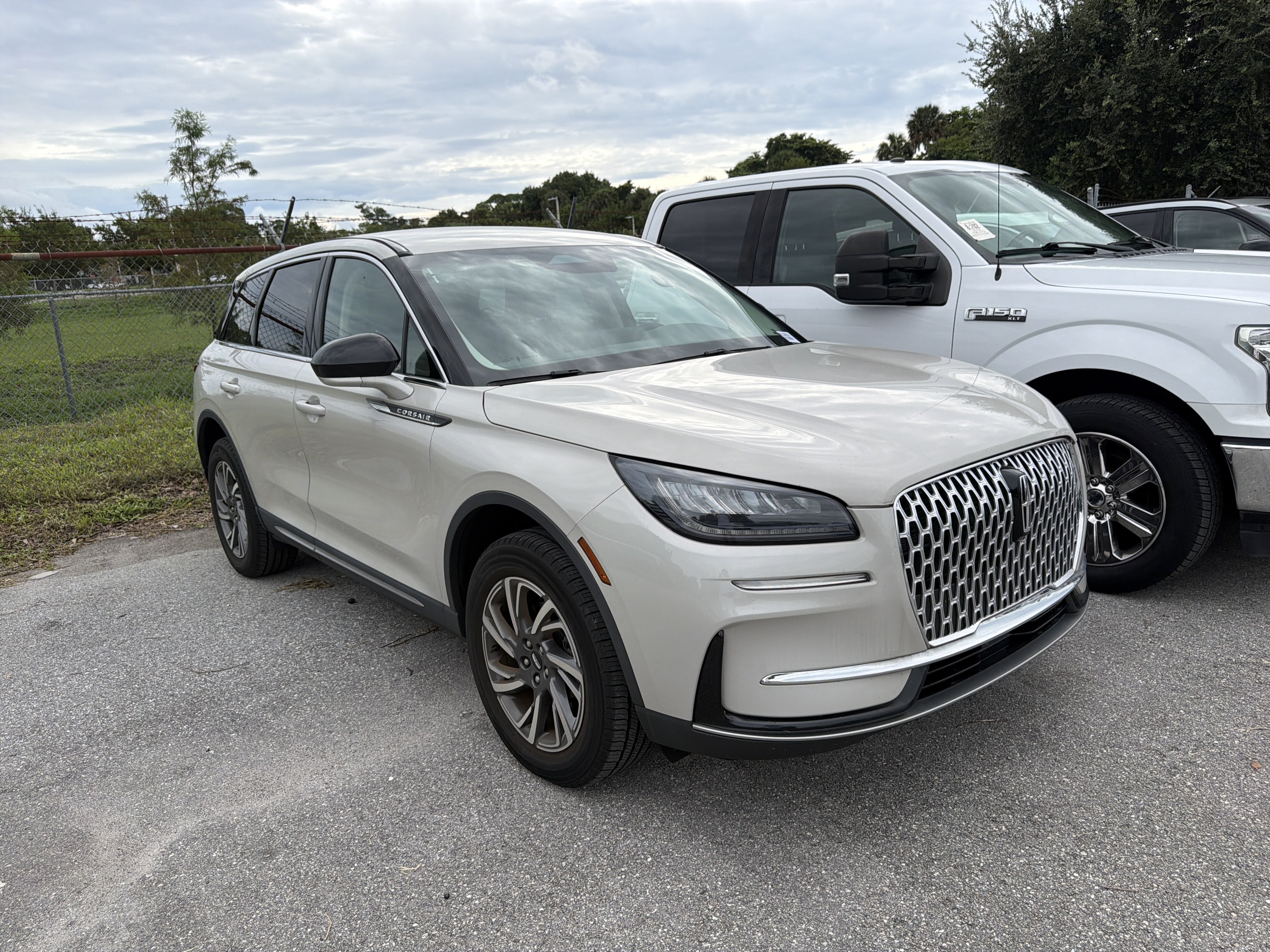 Used 2024 Lincoln Corsair FWD image 2