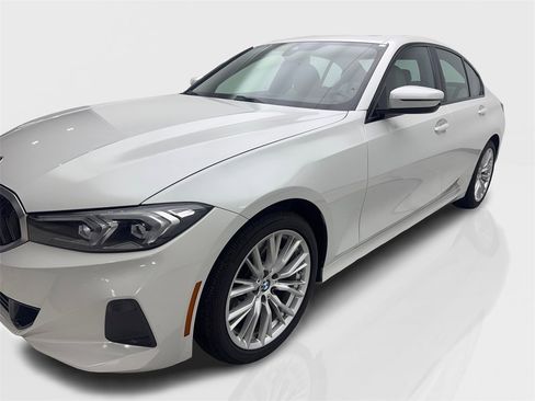 Used 2023 BMW 330i Sedan w/ Driving Assistance Package image 11