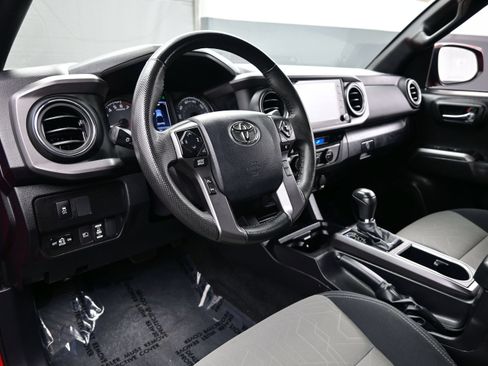 Used 2023 Toyota Tacoma TRD Off-Road w/ Black Out Package (TMS) AWD/4WD image 13