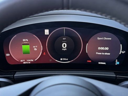 Certified 2025 Porsche Macan Electric image 24