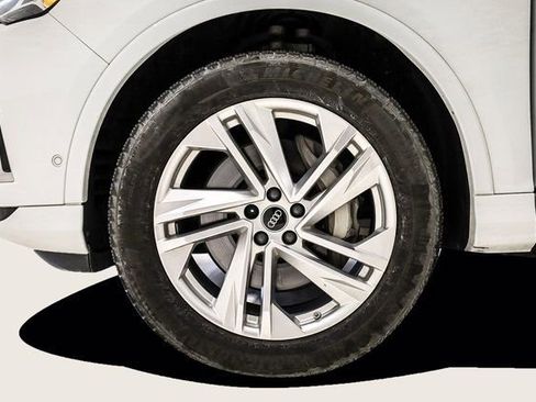 Used 2022 Audi Q7 3.0T Premium Plus w/ Premium Plus Package image 9