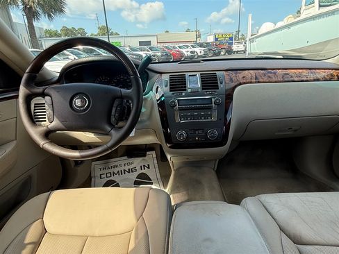 Used 2009 Cadillac DTS FWD image 9