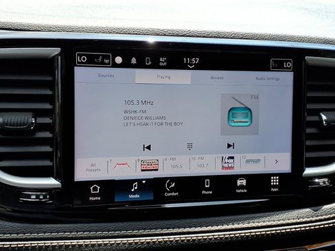 Used 2022 Chrysler Pacifica Touring FWD image 15