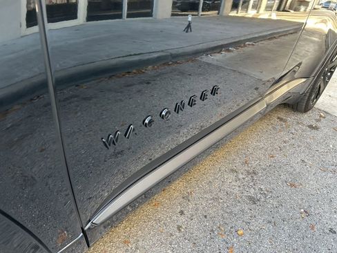 Used 2024 Jeep Wagoneer Launch Edition image 16