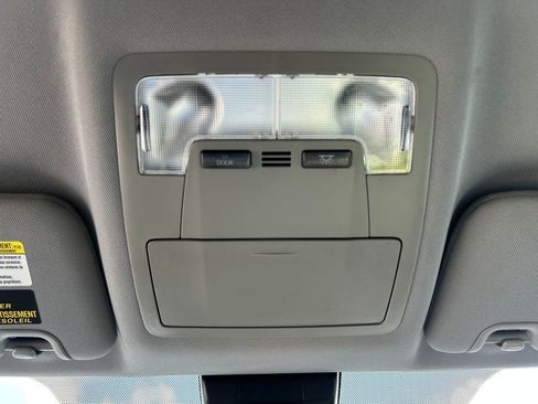 Used 2018 Toyota Highlander Plus FWD image 20