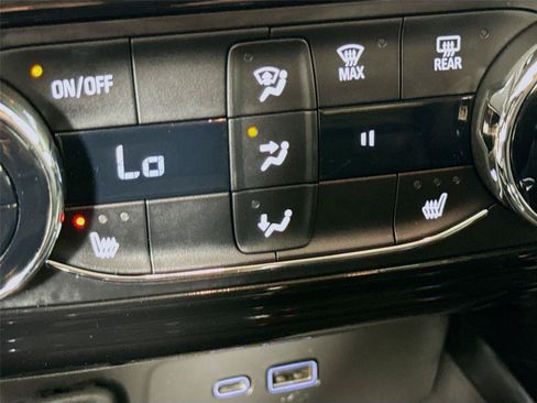 Used 2025 Chevrolet Trax LT w/ Driver Confidence Package FWD image 20
