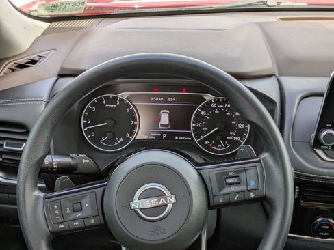 Used 2023 Nissan Rogue SV image 22