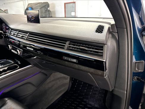 Used 2018 Audi Q7 3.0T Prestige w/ Prestige Package AWD/4WD image 17