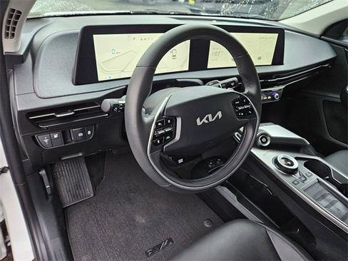 Used 2024 Kia EV6 Light image 17