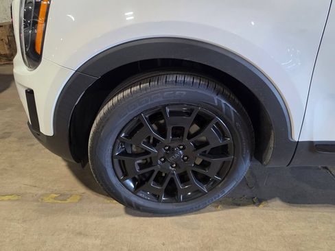 Used 2021 Kia Telluride SX w/ SX Prestige Package AWD/4WD image 3