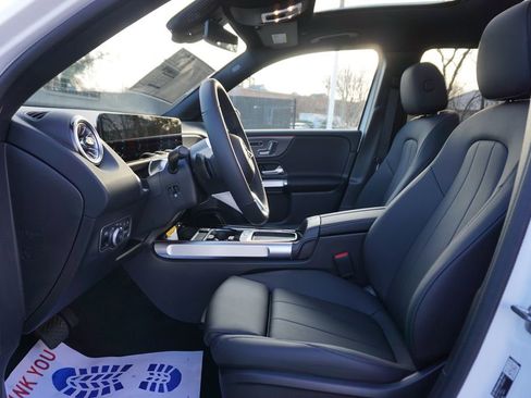 New 2026 Mercedes-Benz GLB 250 4MATIC image 9