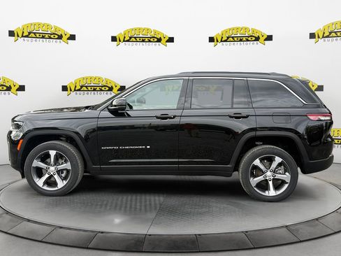 New 2026 Jeep Grand Cherokee Limited w/ Luxury Tech Group II RWD image 2