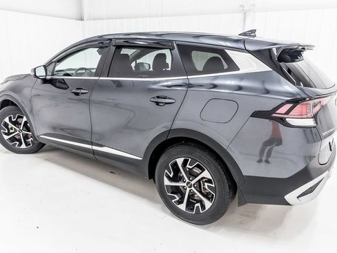 Used 2023 Kia Sportage EX FWD image 4