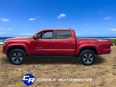 Used 2018 Toyota Tacoma TRD Sport RWD image 3