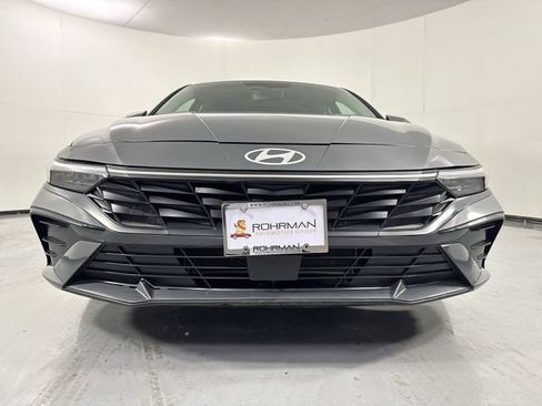 Used 2025 Hyundai Elantra SEL FWD image 27