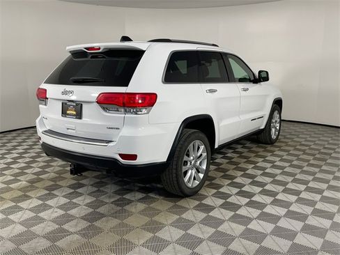 Used 2017 Jeep Grand Cherokee Limited image 24