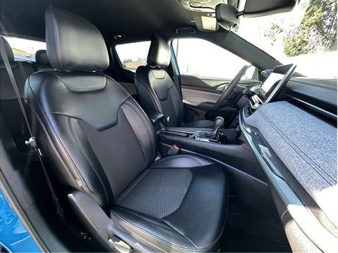 Used 2024 Jeep Compass Latitude image 14