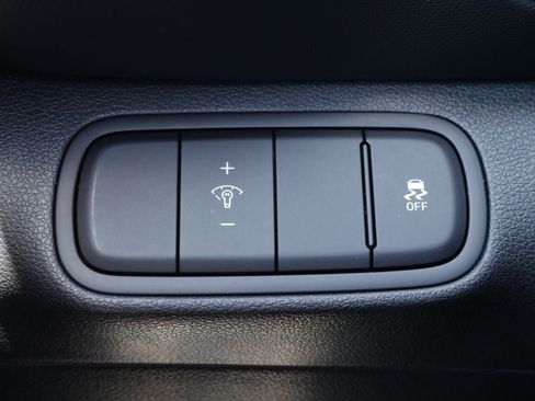 Used 2025 Hyundai Venue SEL FWD image 34