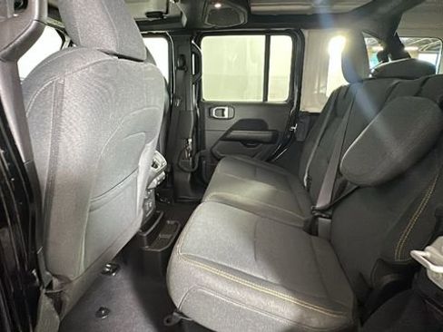 Used 2024 Jeep Wrangler Unlimited Sahara AWD/4WD image 25