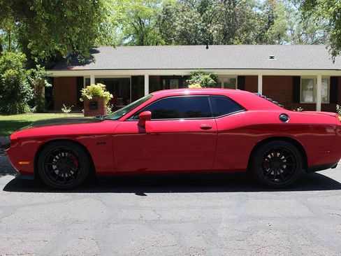 Used 2013 Dodge Challenger R/T w/ Sound Group II RWD image 2