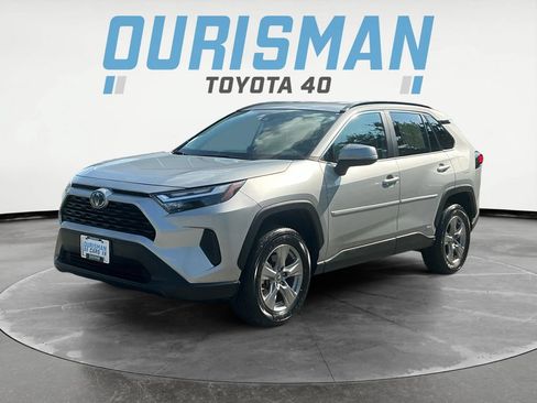 Used 2024 Toyota RAV4 LE AWD/4WD image 3