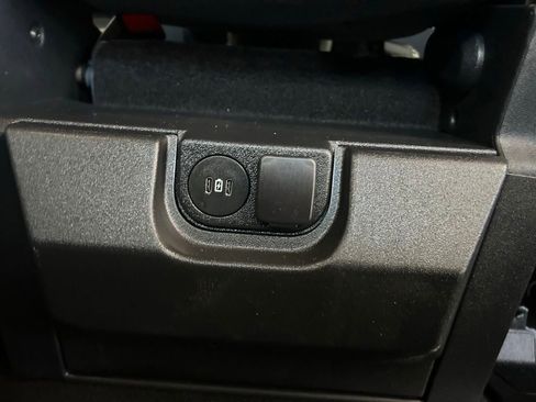 Used 2025 Ford F350 XLT AWD/4WD image 31