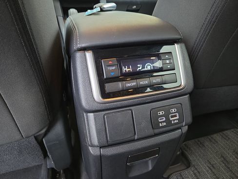 Certified 2024 Subaru Ascent Premium w/ Convenience Package image 31