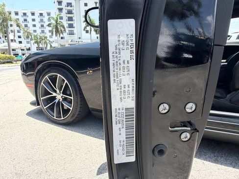 Used 2016 Dodge Challenger R/T Scat Pack RWD image 17