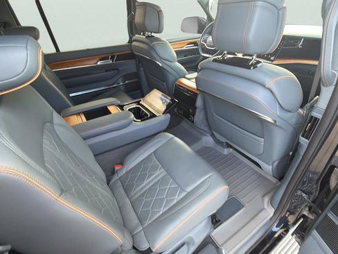 Used 2022 Jeep Grand Wagoneer Series III image 21