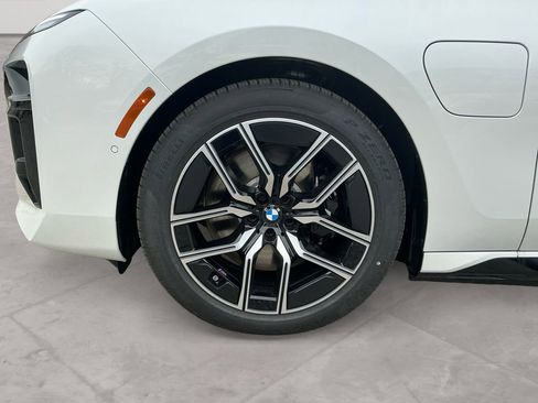 New 2026 BMW 750e xDrive image 14