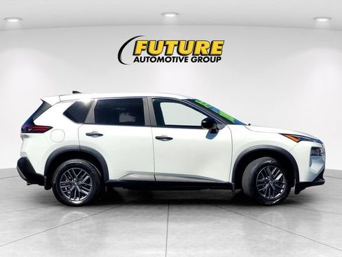 Used 2023 Nissan Rogue S FWD image 3